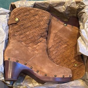 UGG Lynnea size 7 Woven Leather Brown Heeled Boots with Wooden Sole